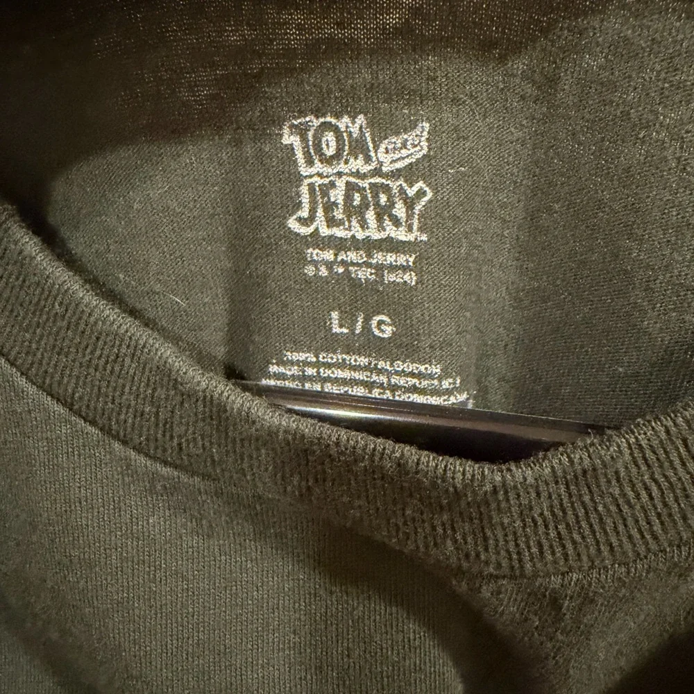 Tom & Jerry Best Buddies T-Shirt - Picture 3 of 4